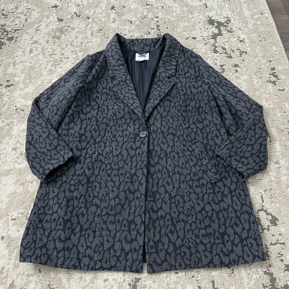 Old Navy Women’s peacoat blue tone leopard print size 1X